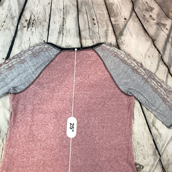 Maurices Semi- Sleeve Womens Top with Aztec Design Size Zero - Picture 8 of 8